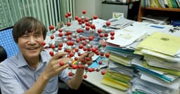 MOF 넘어선다…탄소포집 소재 시장, '층상 구조'로 방향 트나